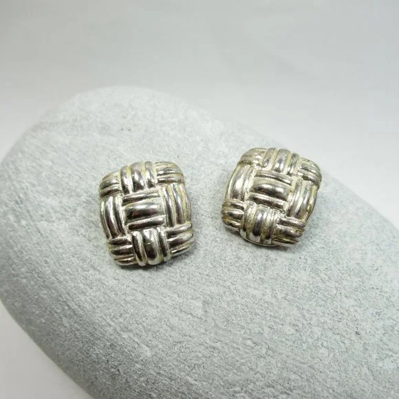 Vintage Clip Earrings - Picture 3 of 7